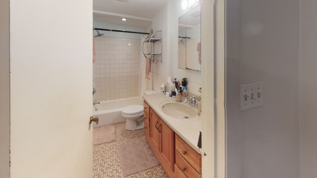64 W Cedar - Photo 5 of 13
