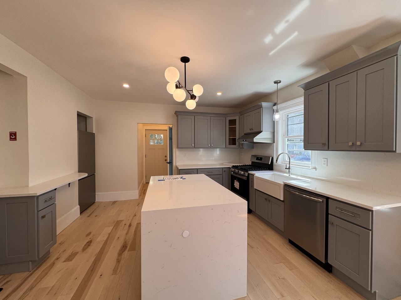 294 Park St - Photo 2 of 7