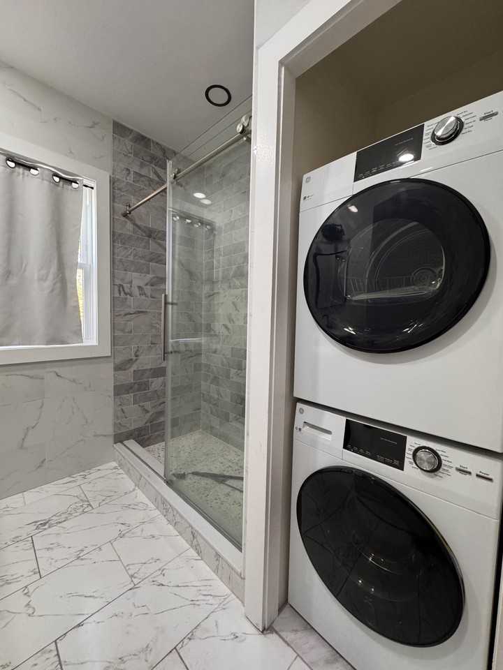 294 Park St - Photo 5 of 7
