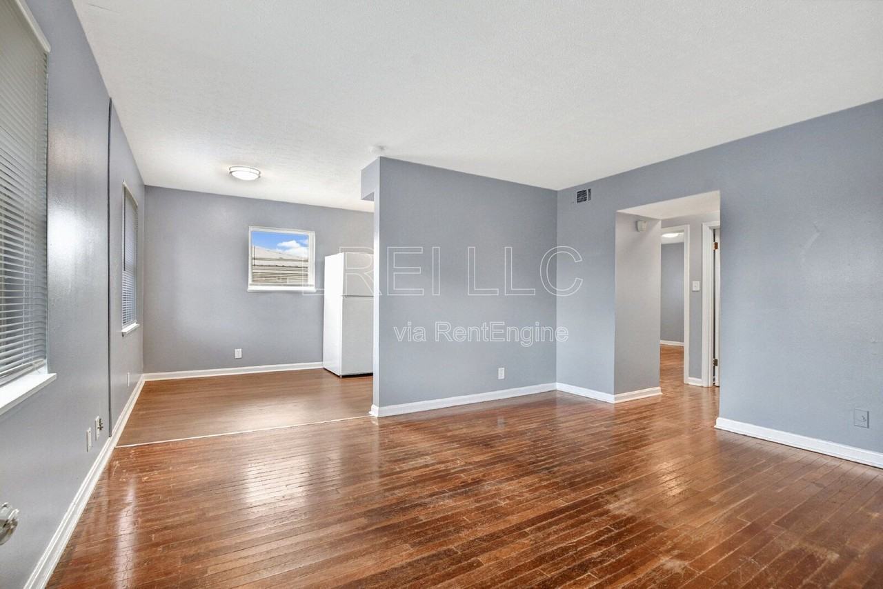 3206 Orchard Manor Cir #7 - Photo 3 of 24