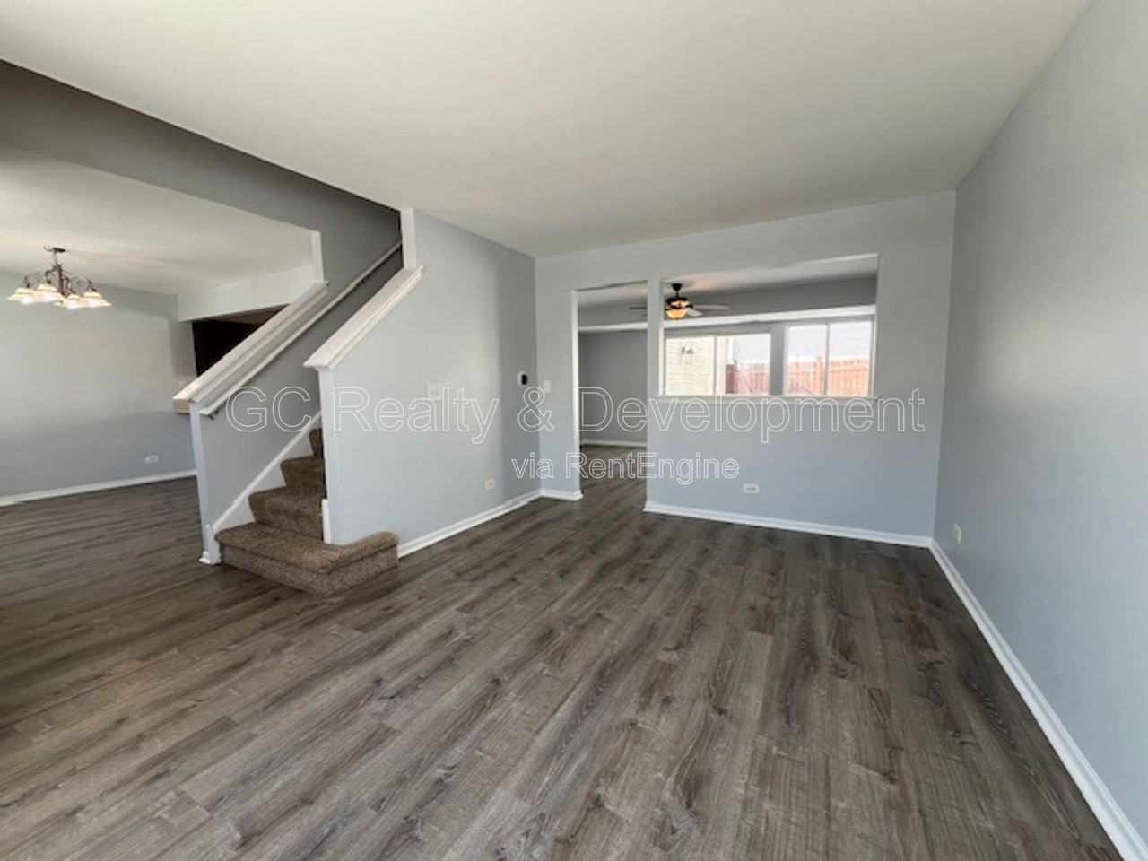 142 Presidential Blvd - Photo 3 of 29