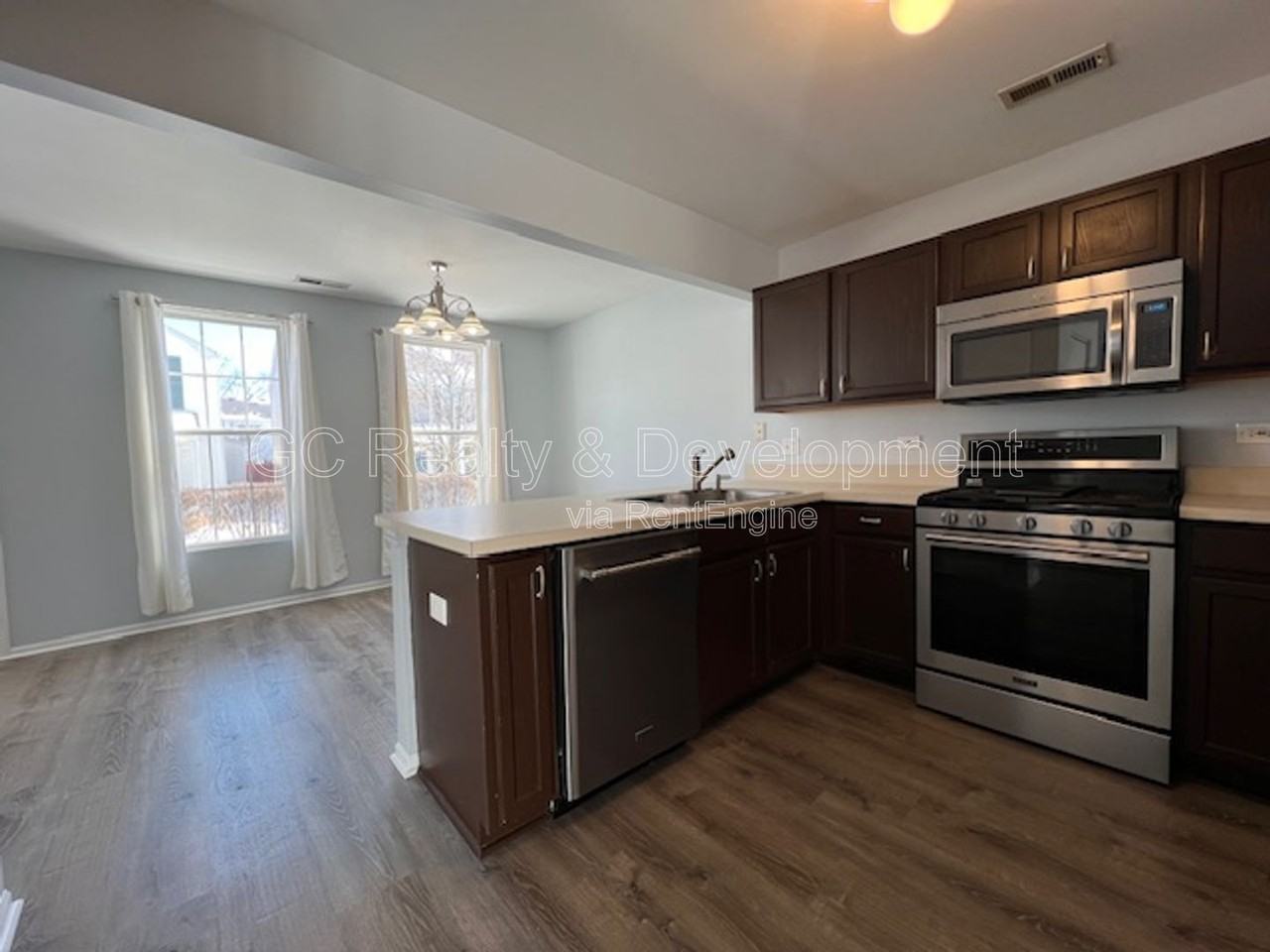 142 Presidential Blvd - Photo 6 of 29