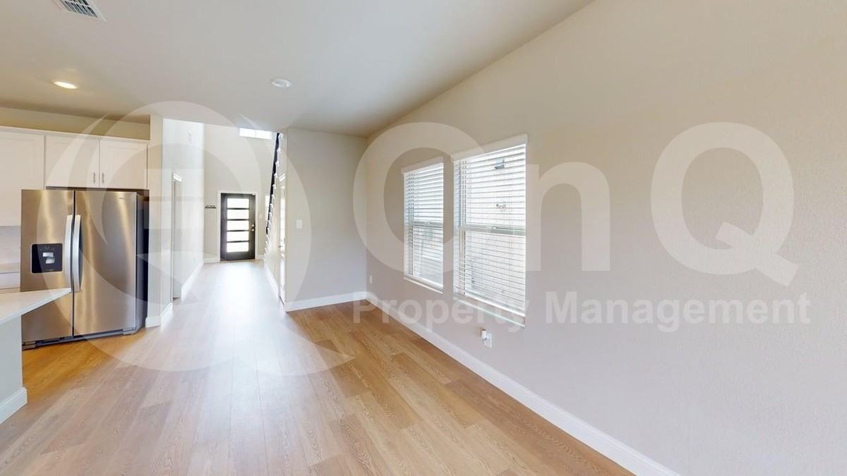 616 Mckinney Ave - Photo 7 of 26