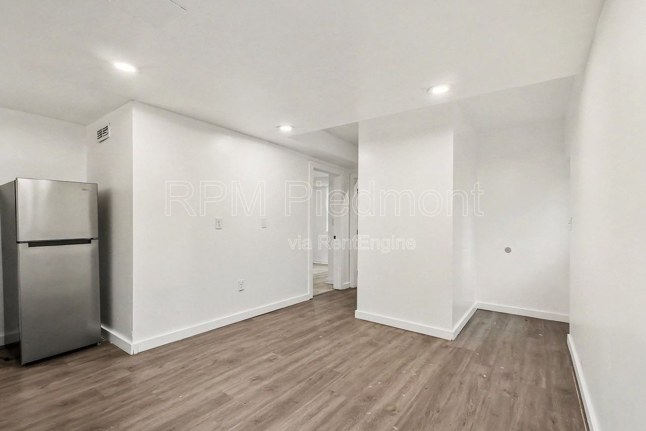 2496 Lester St #A - Photo 5 of 15