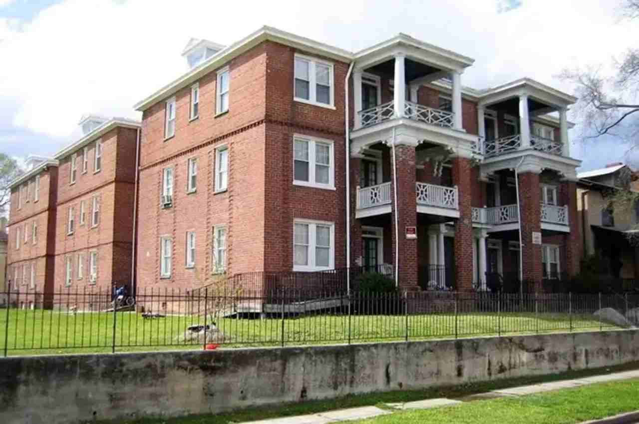 2400 Barton Ave #17 - Photo 2 of 15