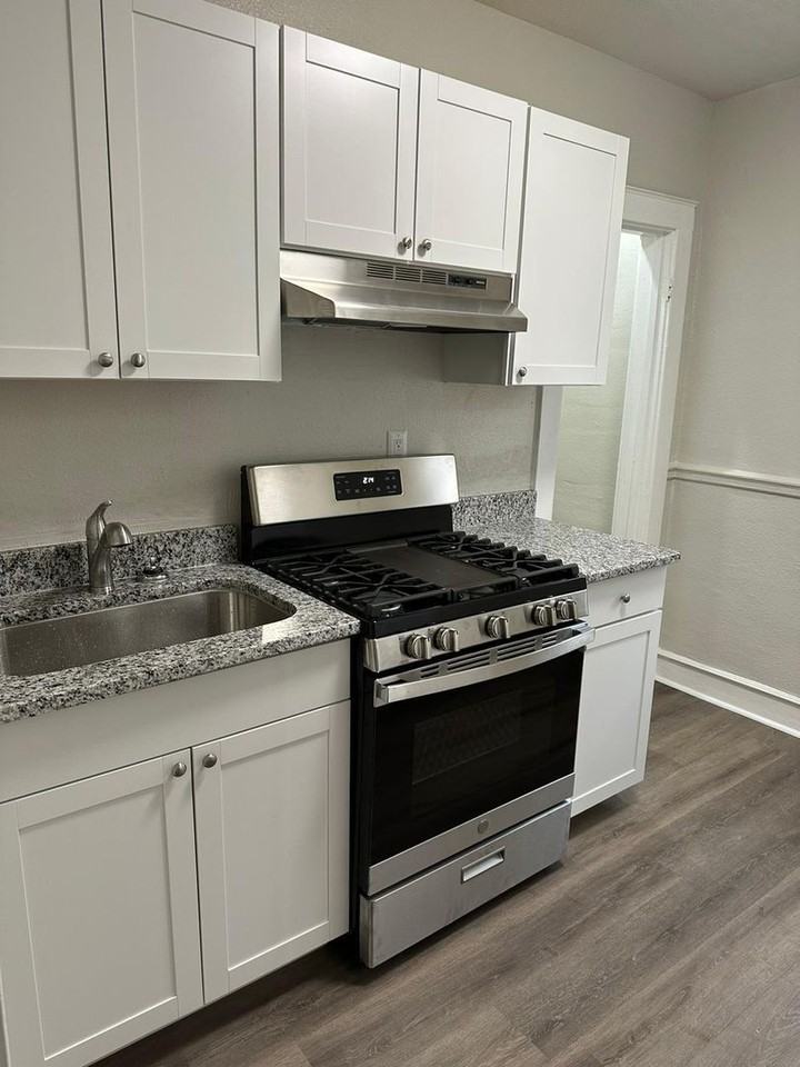 2400 Barton Ave #17 - Photo 6 of 15