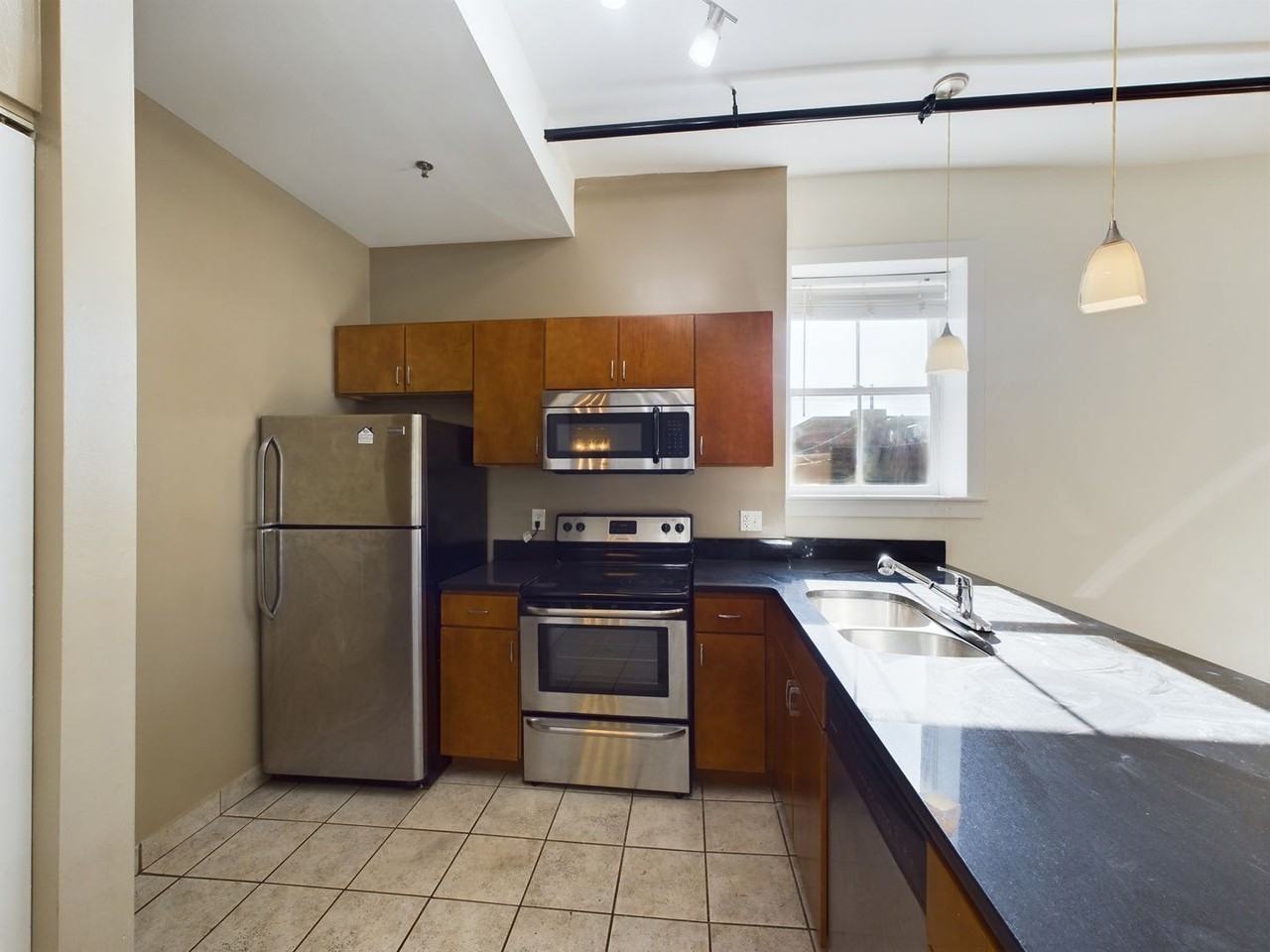 15 N 18th St #2F - Photo 3 of 25
