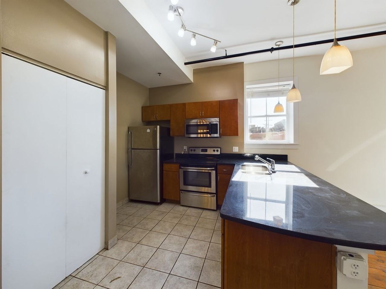15 N 18th St #2F - Photo 5 of 25