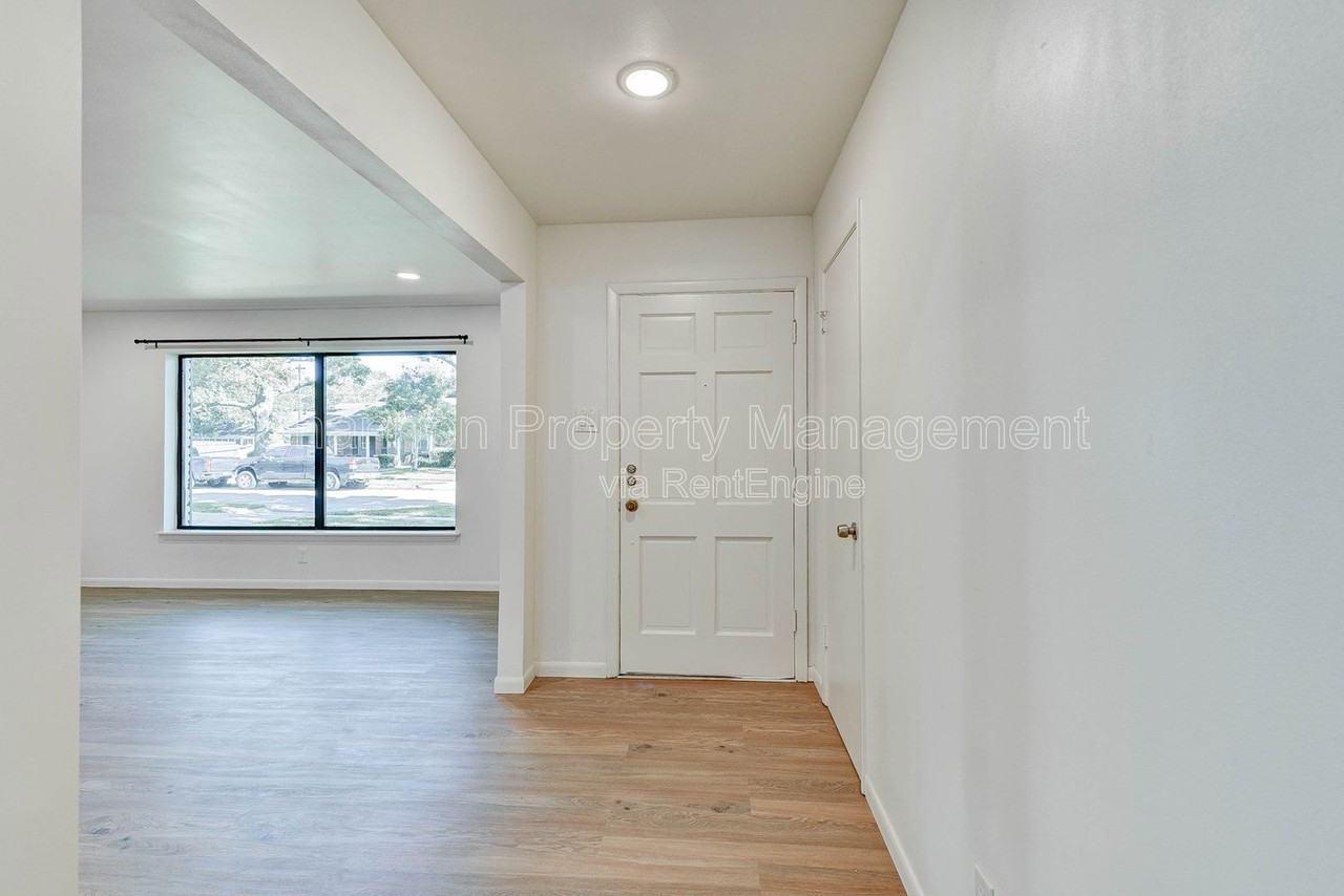5655 Wigton Dr - Photo 4 of 27