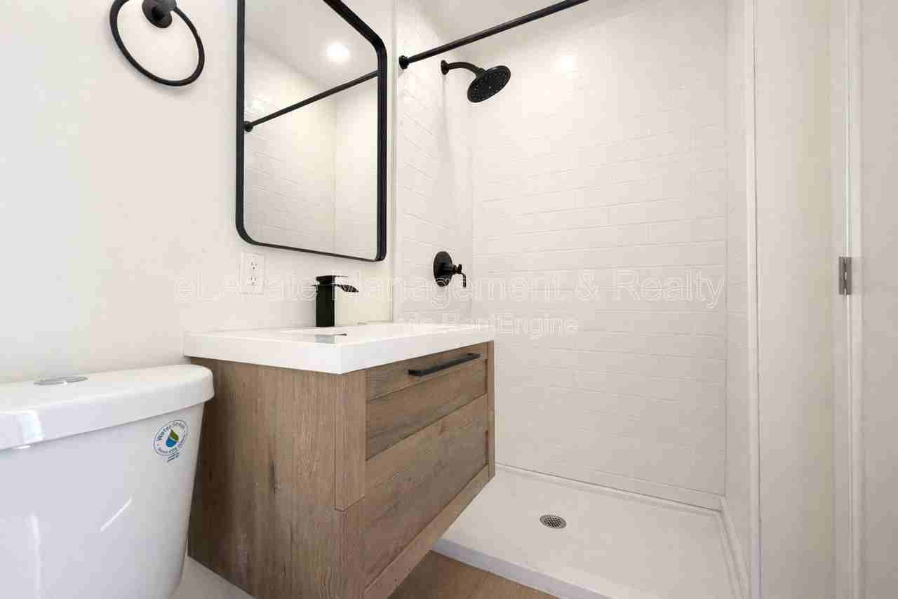 6819 N Figueroa St #24 - Photo 4 of 4