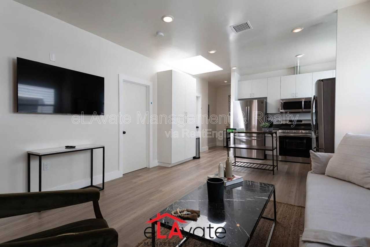 564 N Virgil Ave #560 - Photo 2 of 14