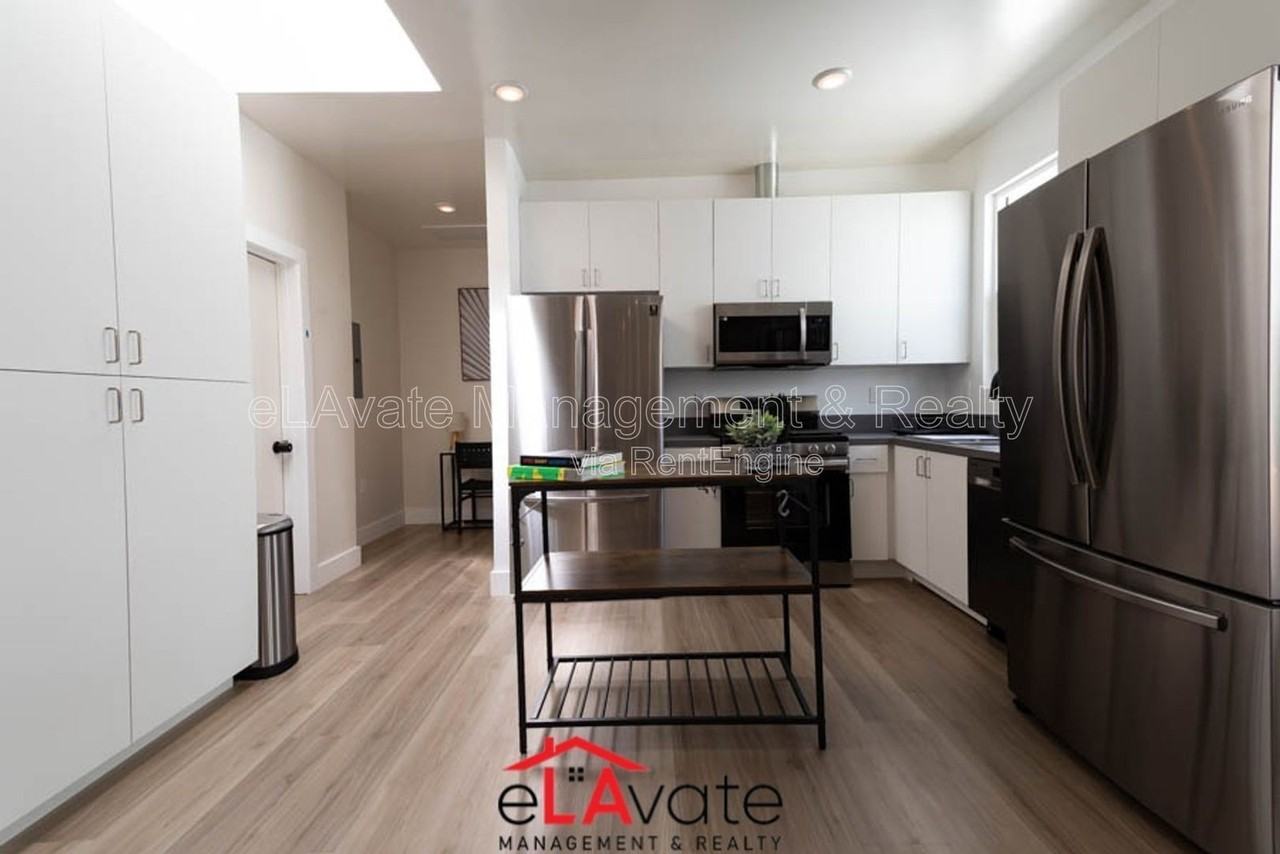 564 N Virgil Ave #560 - Photo 4 of 14