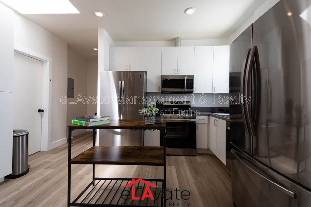 564 N Virgil Ave #560 - Photo 5 of 14