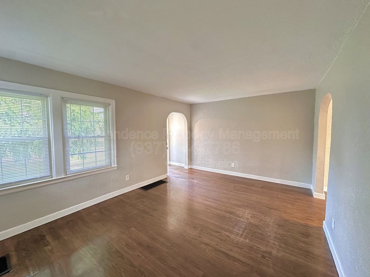 2801 Kenmore Ave - Photo 4 of 15