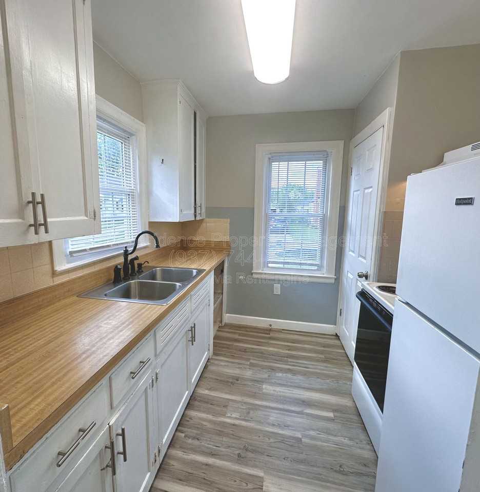 2801 Kenmore Ave - Photo 5 of 15