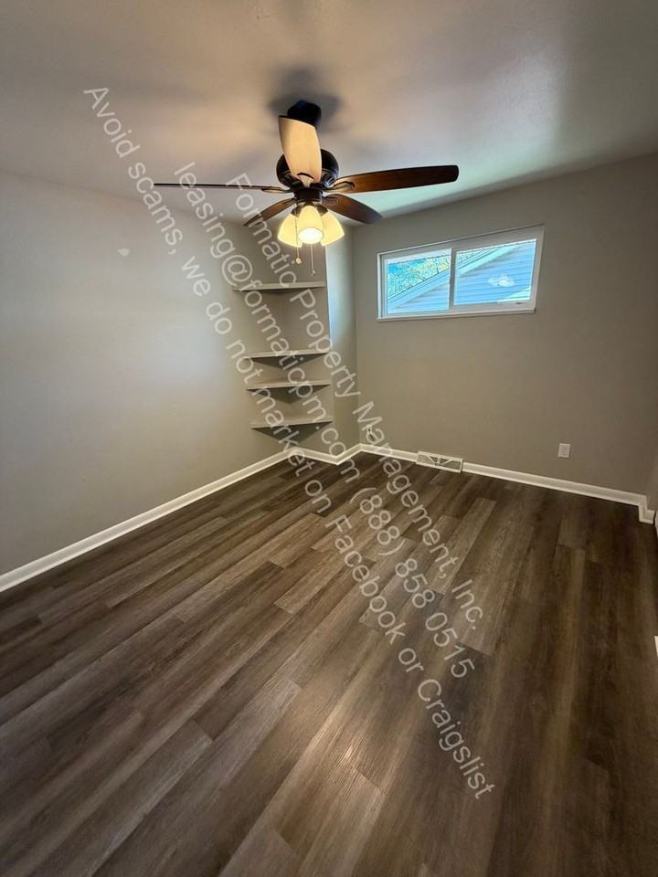 4450 Dover St - Photo 4 of 11