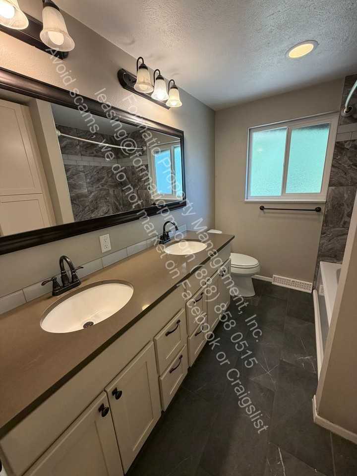 4450 Dover St - Photo 6 of 11