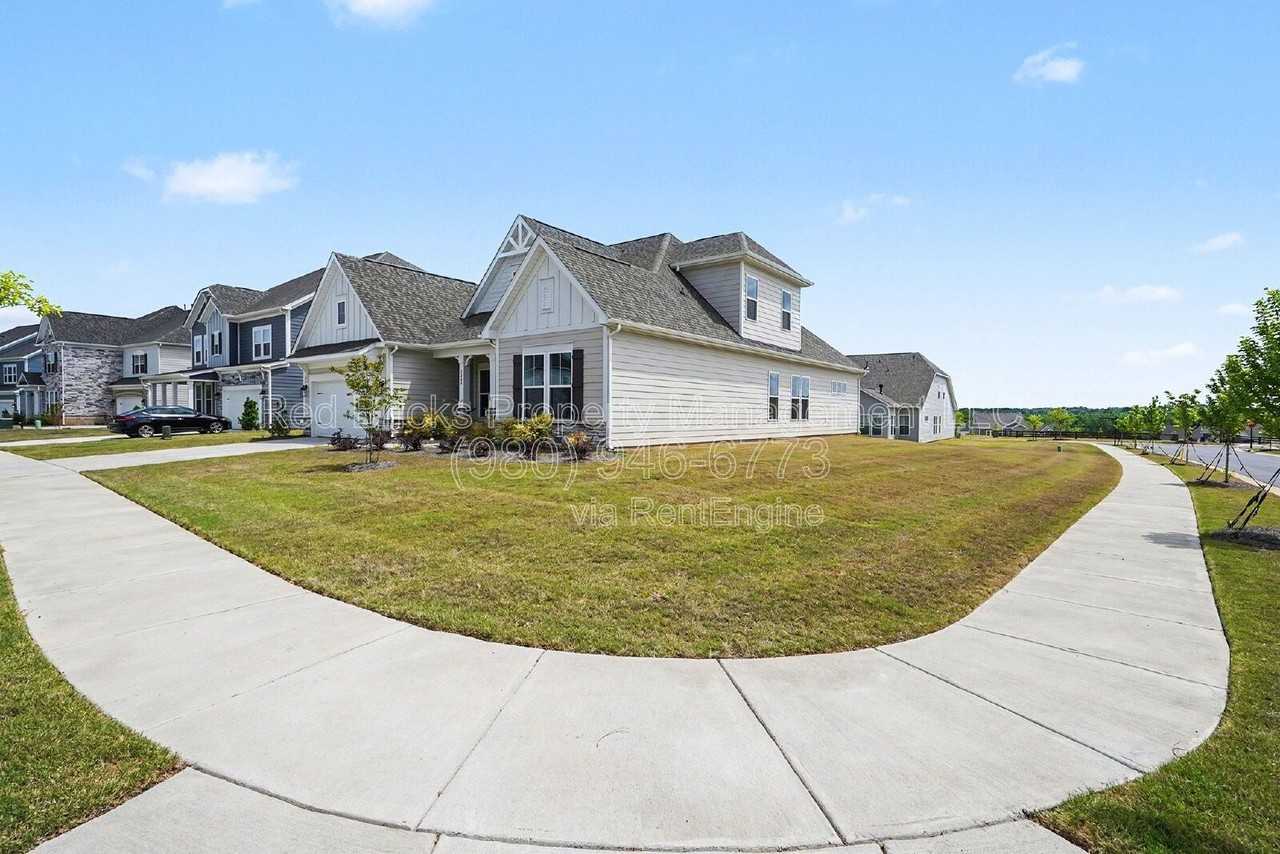 2208 Indigo Branch Rd - Photo 3 of 34