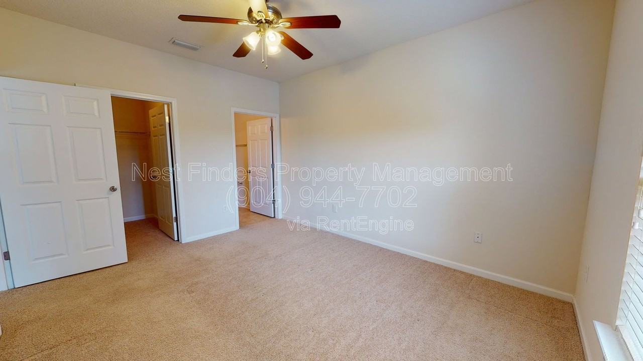 8201 Green Parrot Rd #202 - Photo 4 of 23