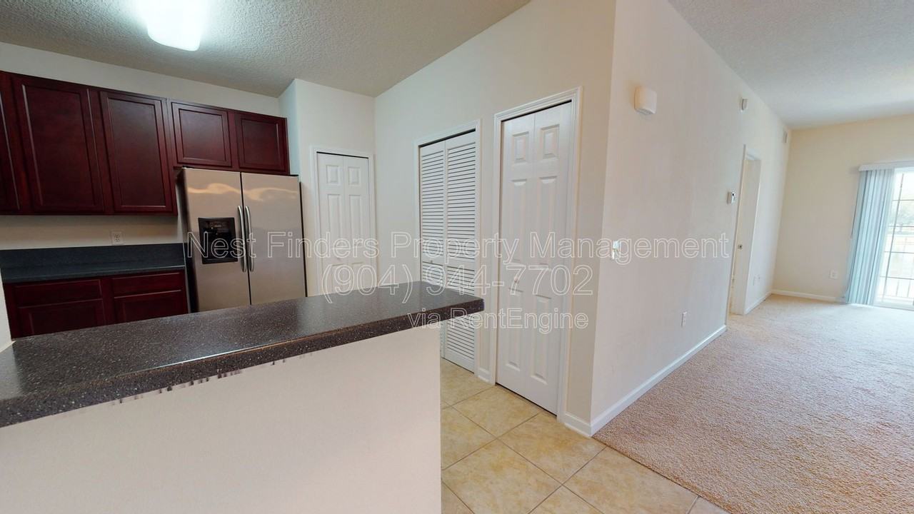 8201 Green Parrot Rd #202 - Photo 7 of 23