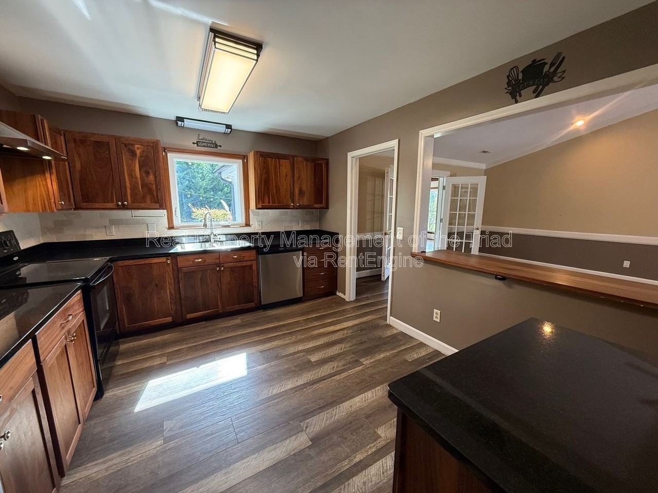 916 Spring Hill Ct - Photo 7 of 24