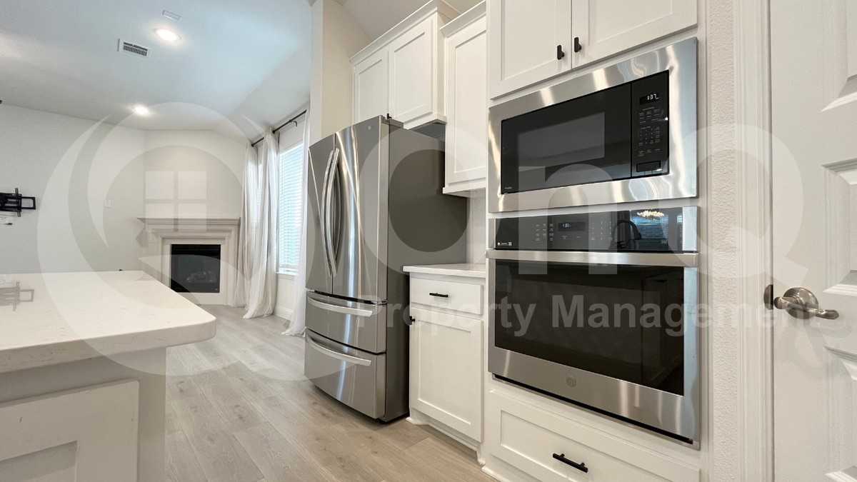 5304 Babcock Rd - Photo 4 of 38