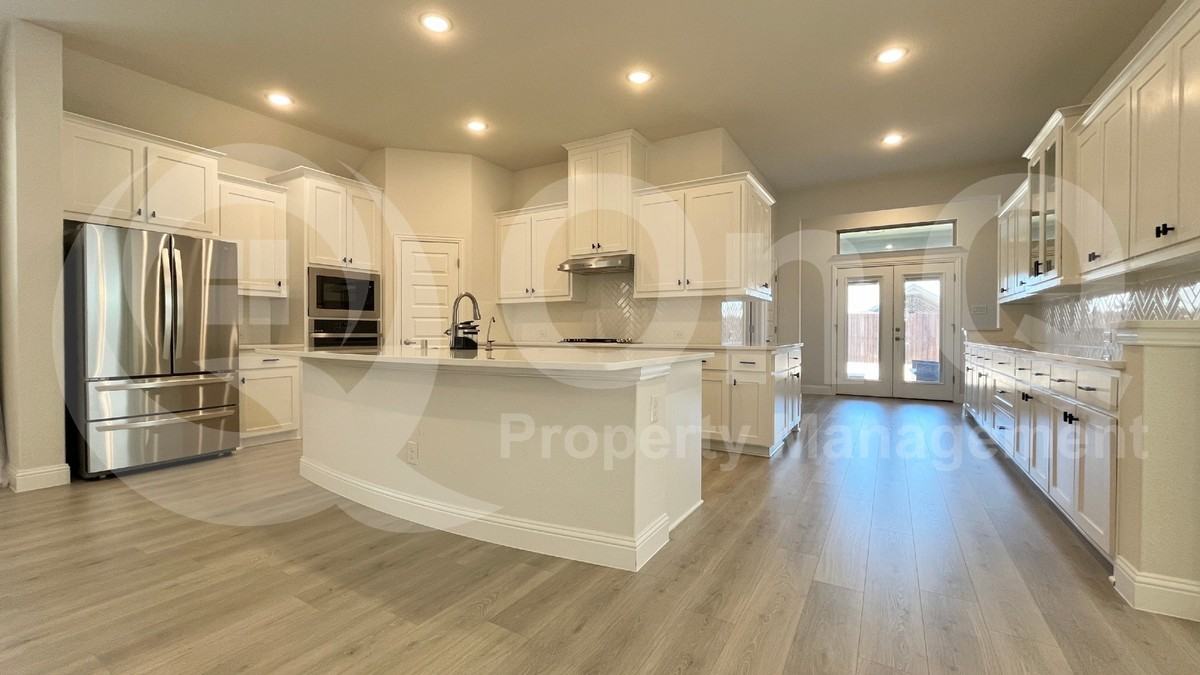 5304 Babcock Rd - Photo 7 of 38
