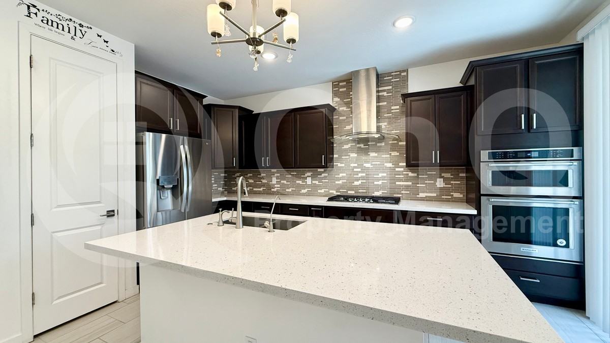 837 W Baylor Ln - Photo 4 of 24