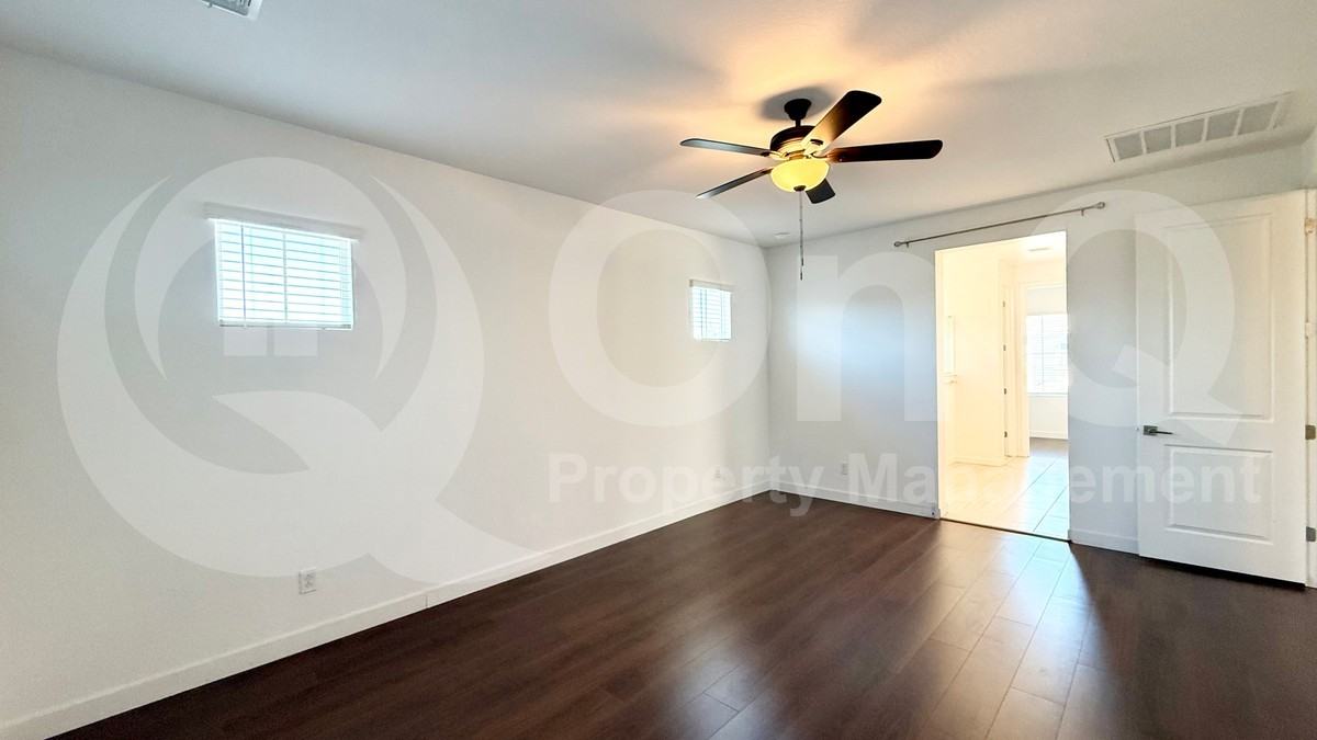 837 W Baylor Ln - Photo 5 of 24