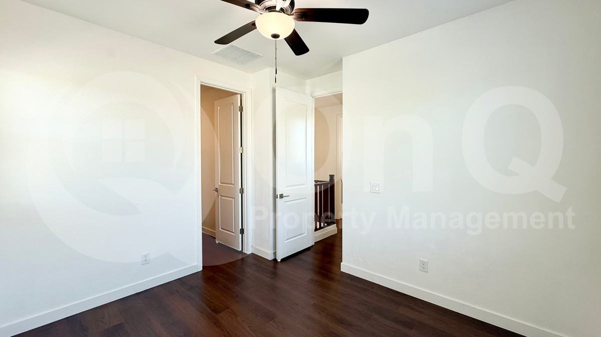 837 W Baylor Ln - Photo 7 of 24