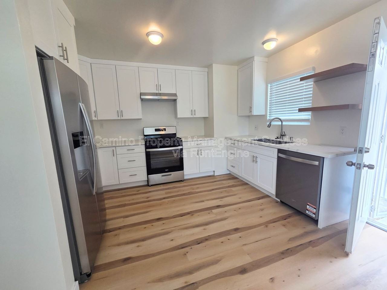 3164 Pine Ave - Photo 2 of 21
