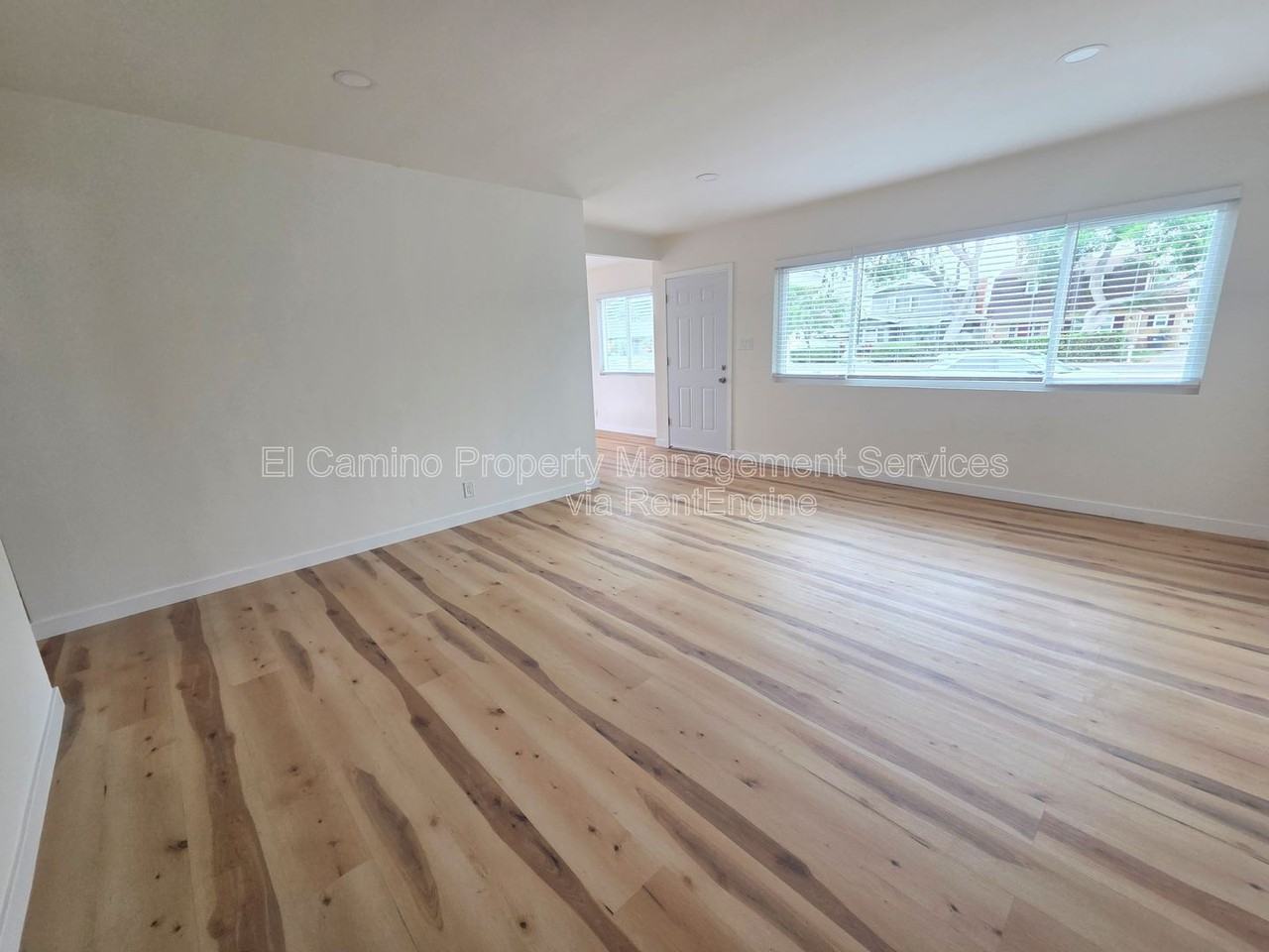 3164 Pine Ave - Photo 7 of 21