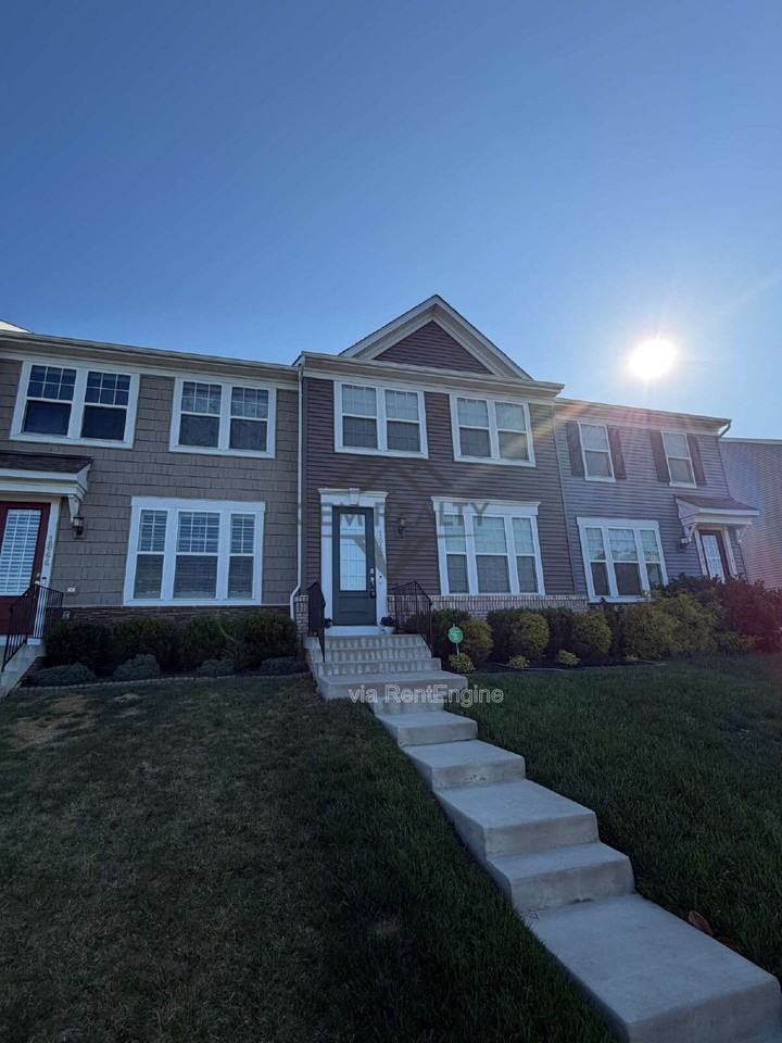 1842 Briscoe Ln - Photo 5 of 5
