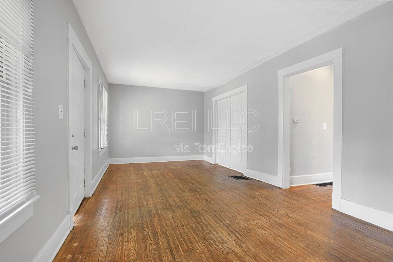 627 S 38th St - Photo 2 of 12