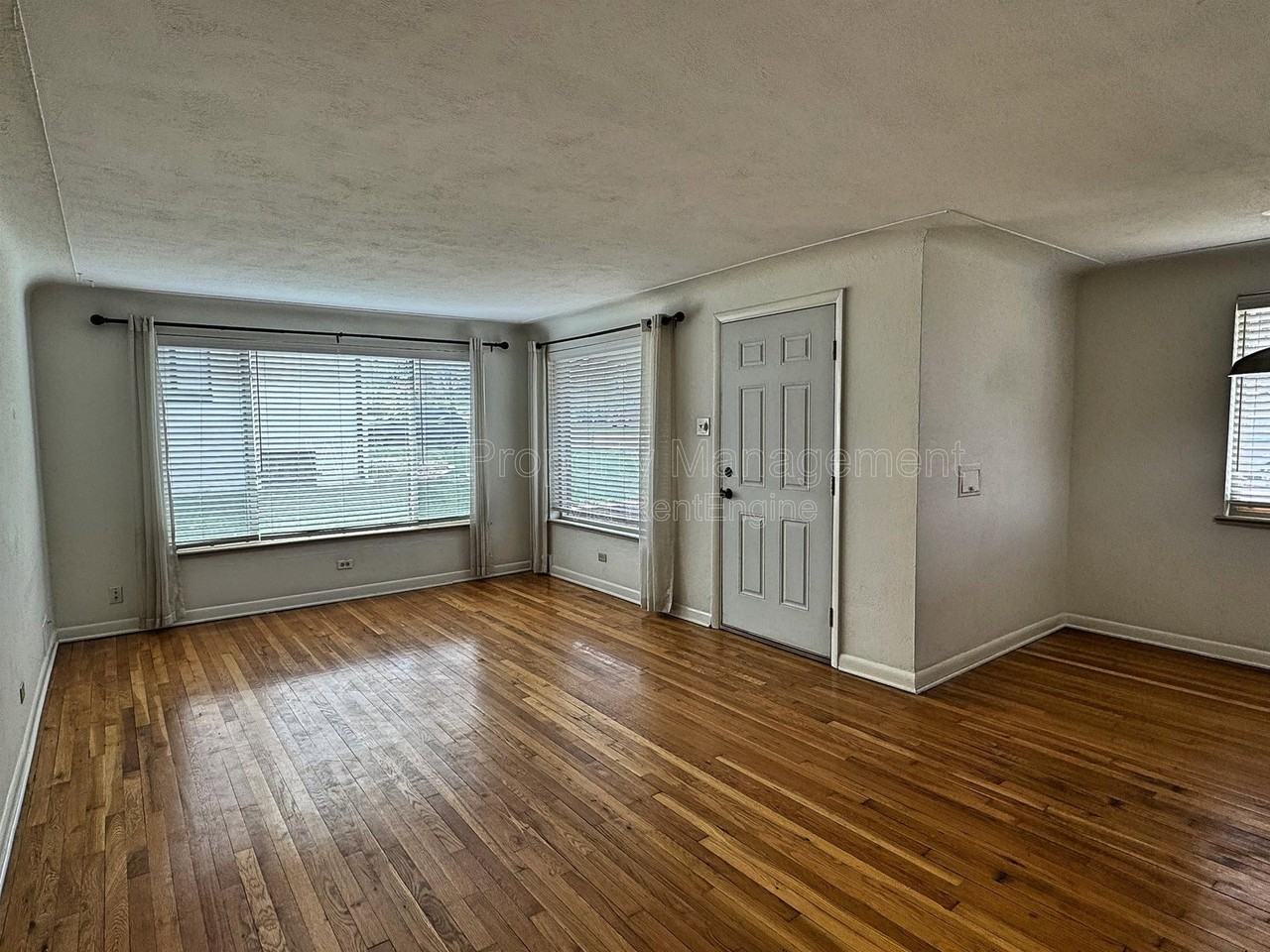 646 S Canosa Ct - Photo 5 of 33