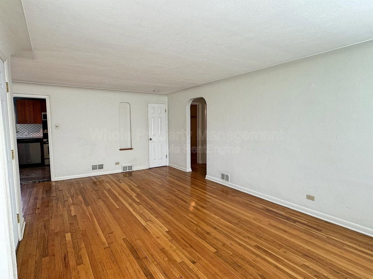 646 S Canosa Ct - Photo 7 of 33