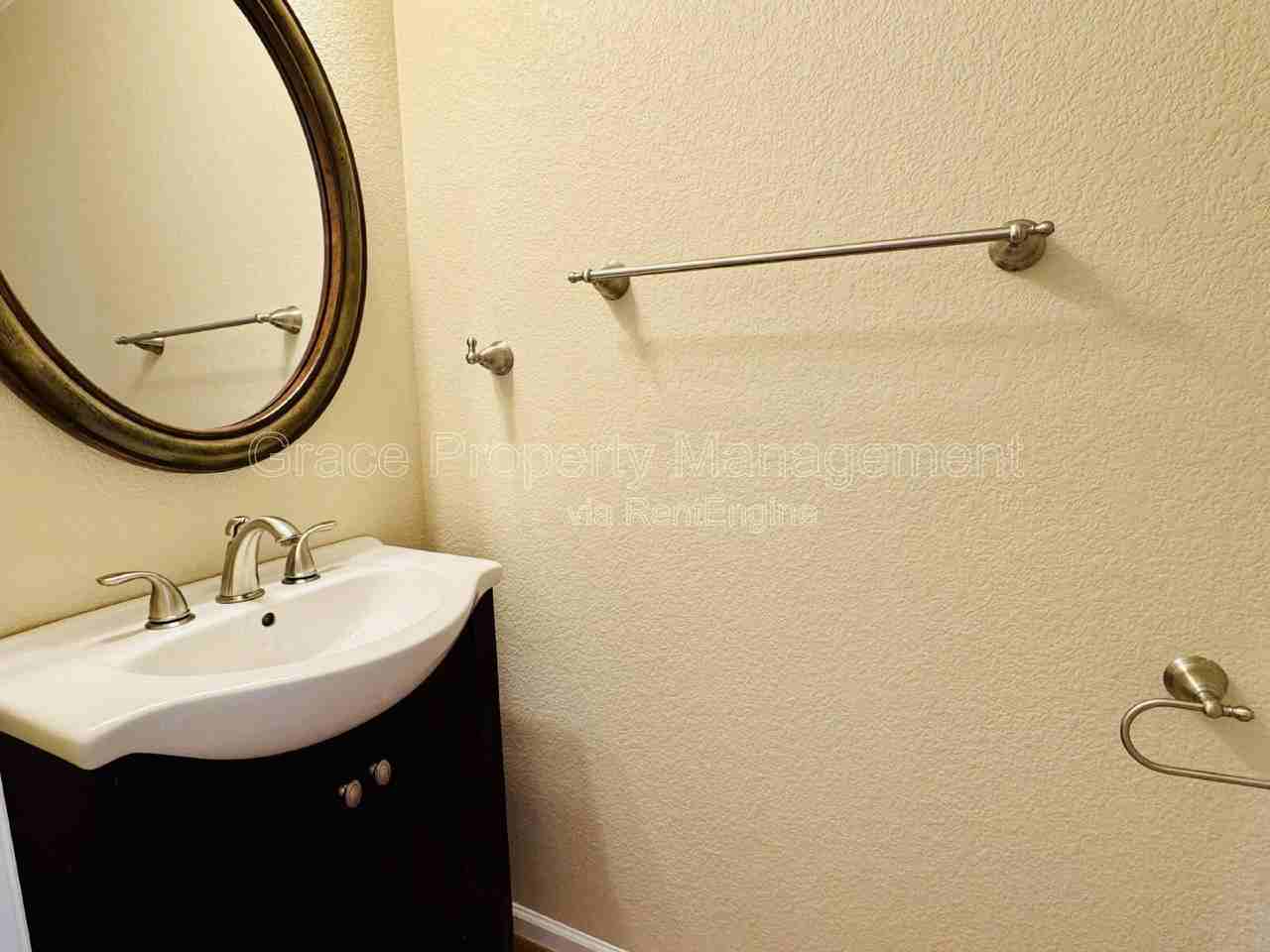 717 Mockingbird St - Photo 7 of 17