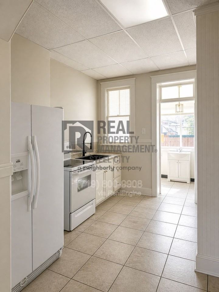 212 W Evans Ave