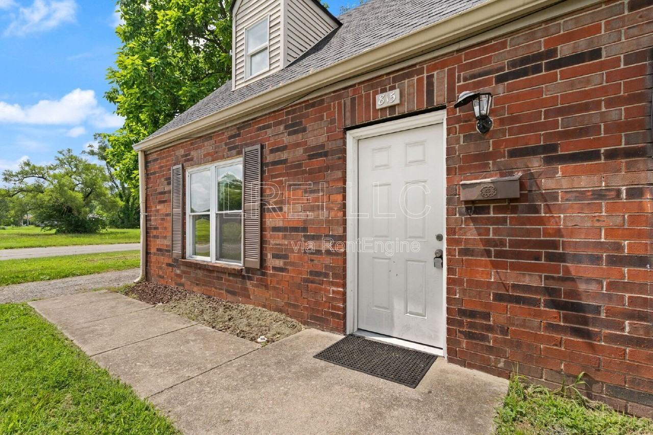 817 Lancelot Ct - Photo 2 of 43