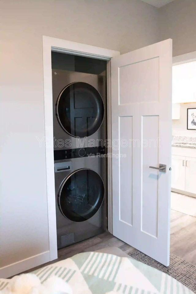 411 W Mcpherson Ave #204 - Photo 7 of 50