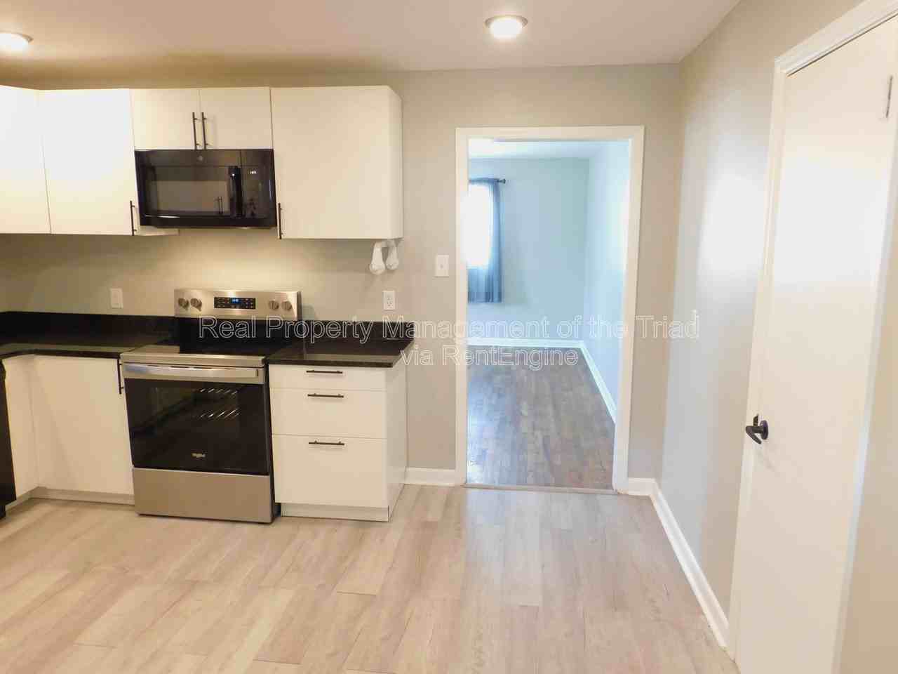 909 Tuscaloosa St - Photo 6 of 17