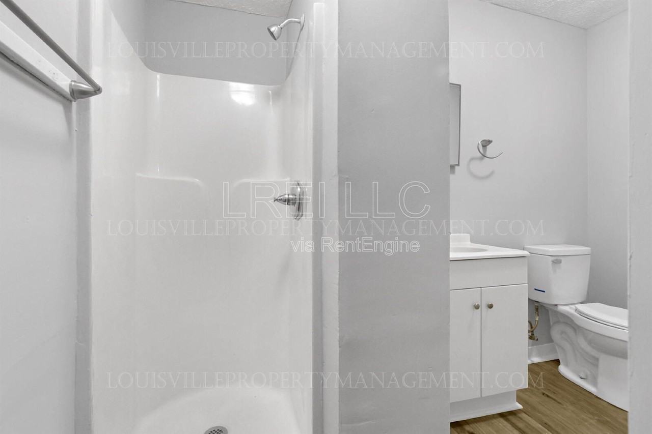 704 Roselane St #704-1 - Photo 7 of 16