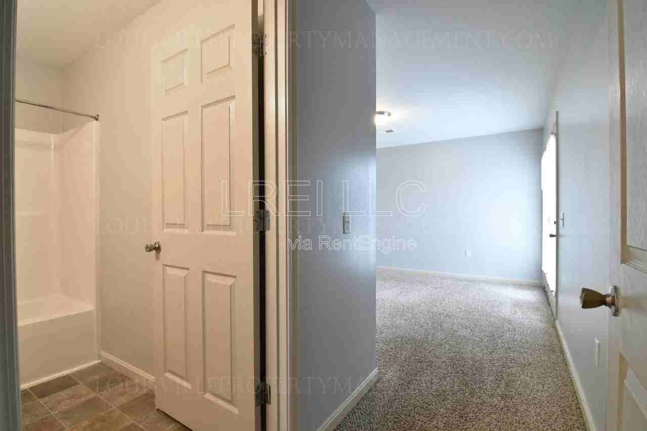 304 Keeneland Dr #1B - Photo 7 of 18