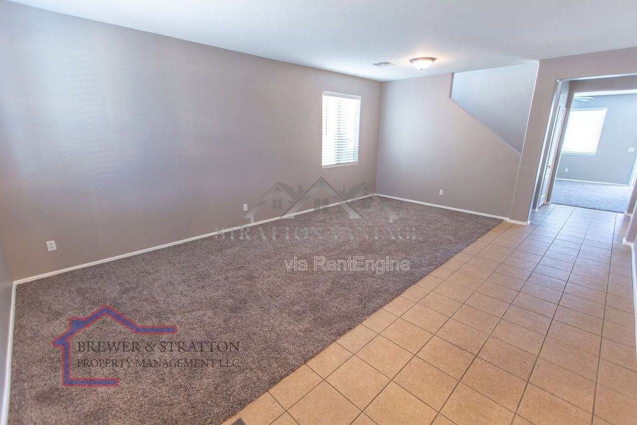 6427 S 71st Dr - Photo 6 of 49