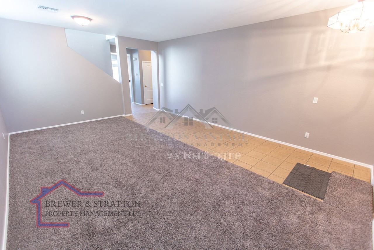 6427 S 71st Dr - Photo 7 of 49