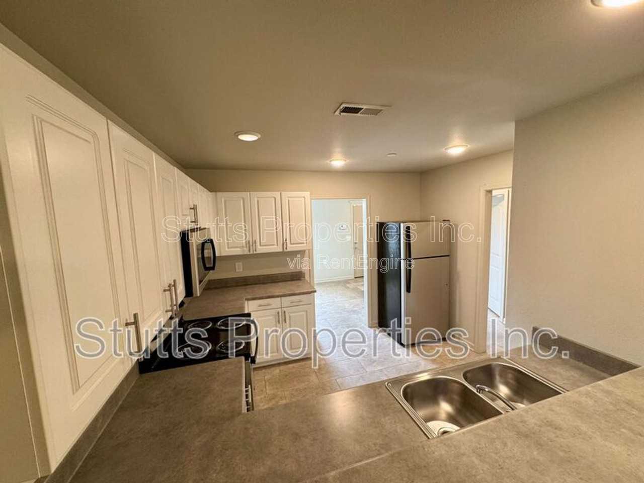 101 Gin Ct #703 - Photo 5 of 14