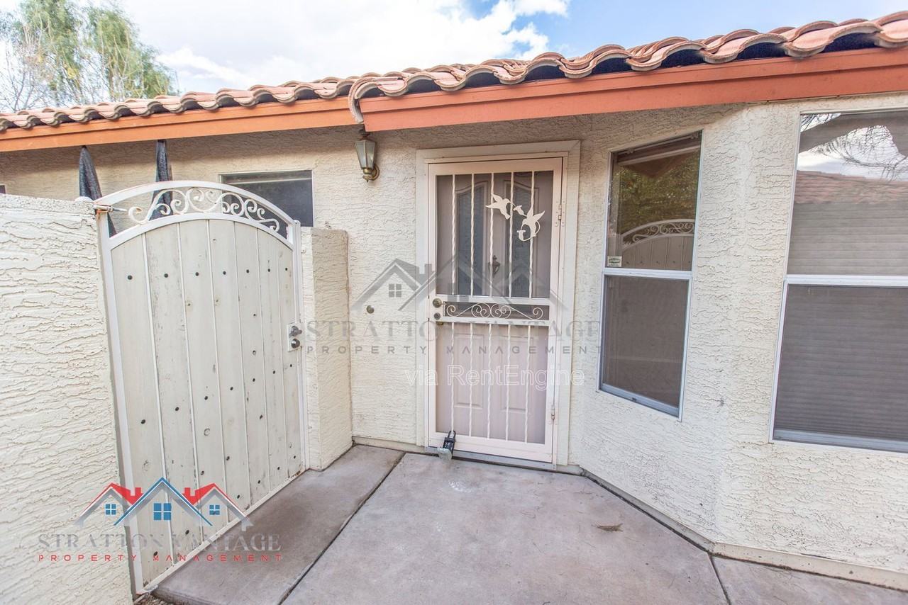 3320 W Golden Ln - Photo 5 of 37