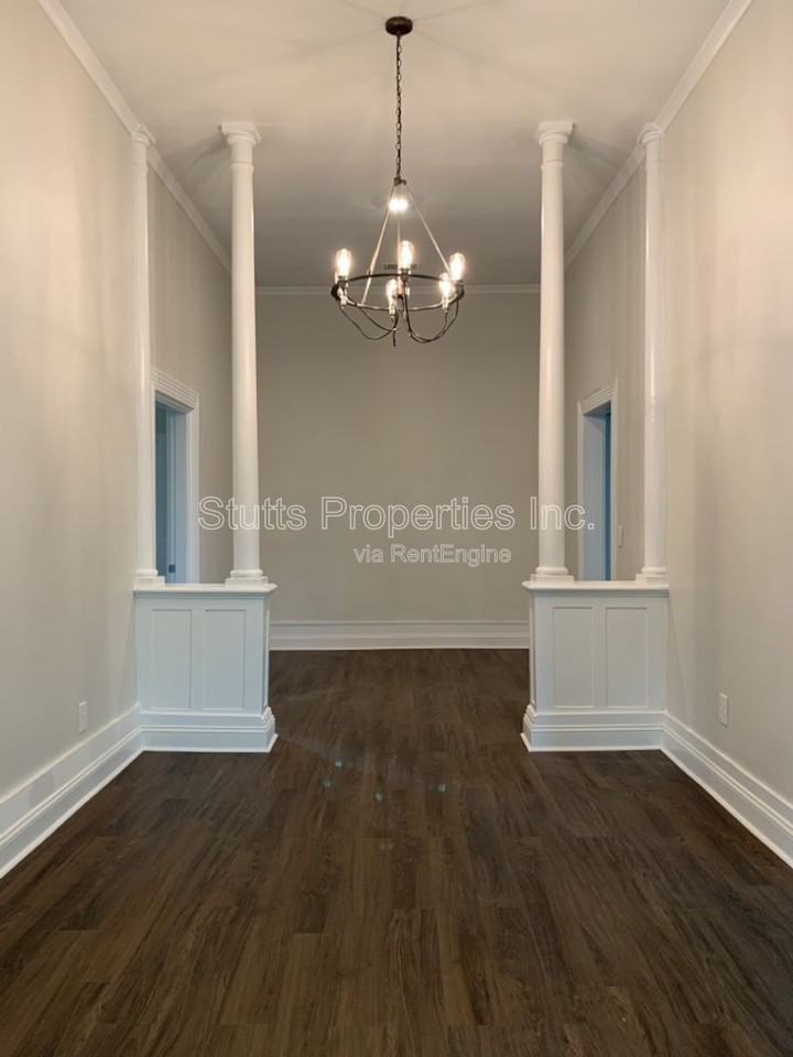 406 W 6th St - Photo 3 of 16