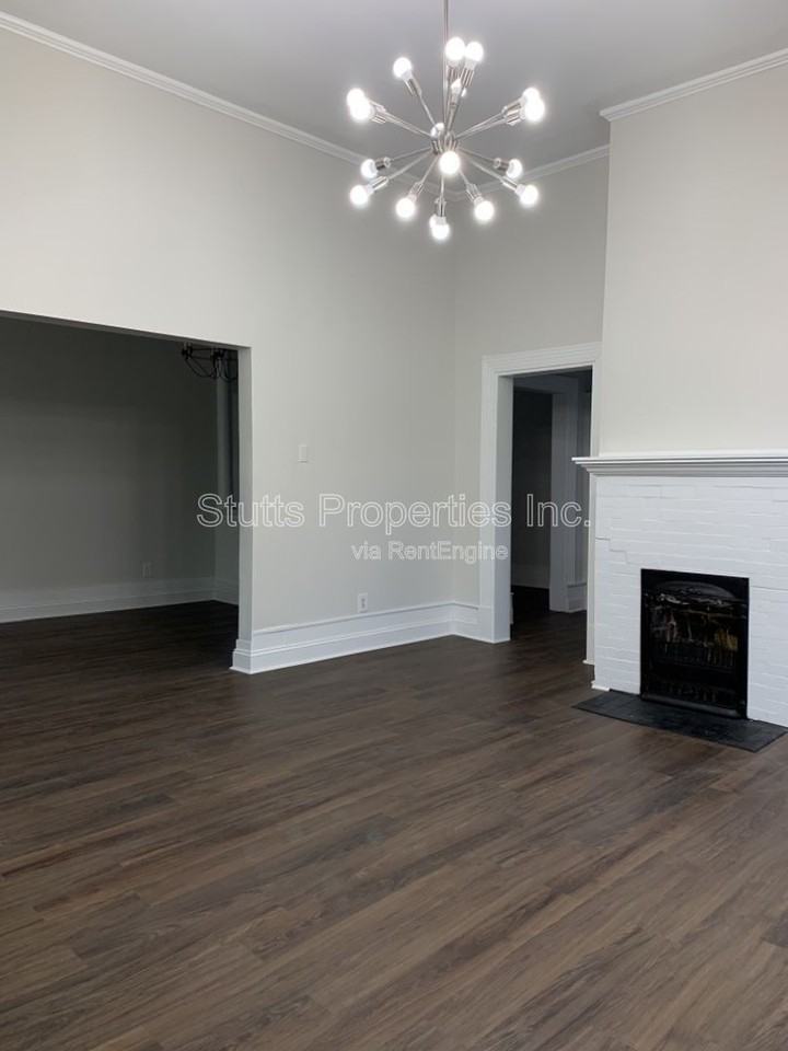 406 W 6th St - Photo 6 of 16