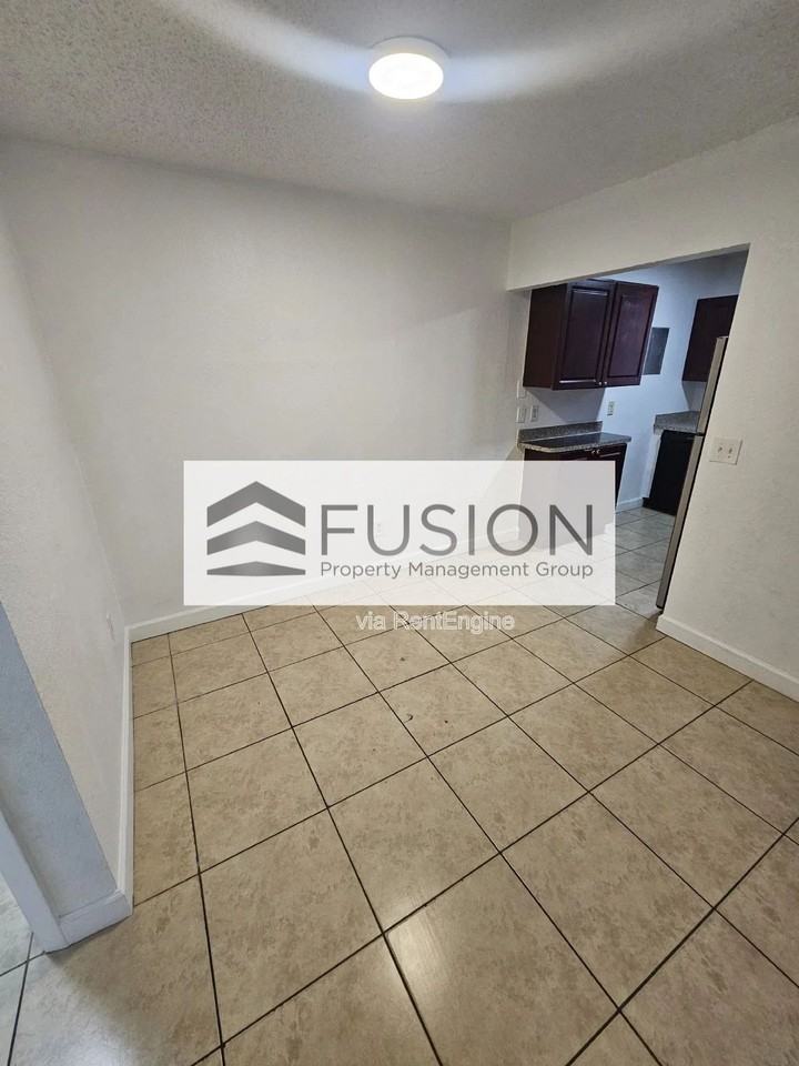 400 Nw 65th Ave #123 - Photo 3 of 9